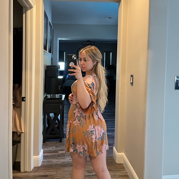 BEAUTIFUL GOLD FLORAL BILLABONG DRESS - Picture 4 of 11